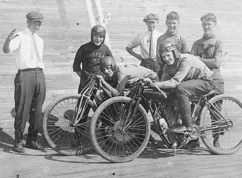 ageofglory-board-track-riders