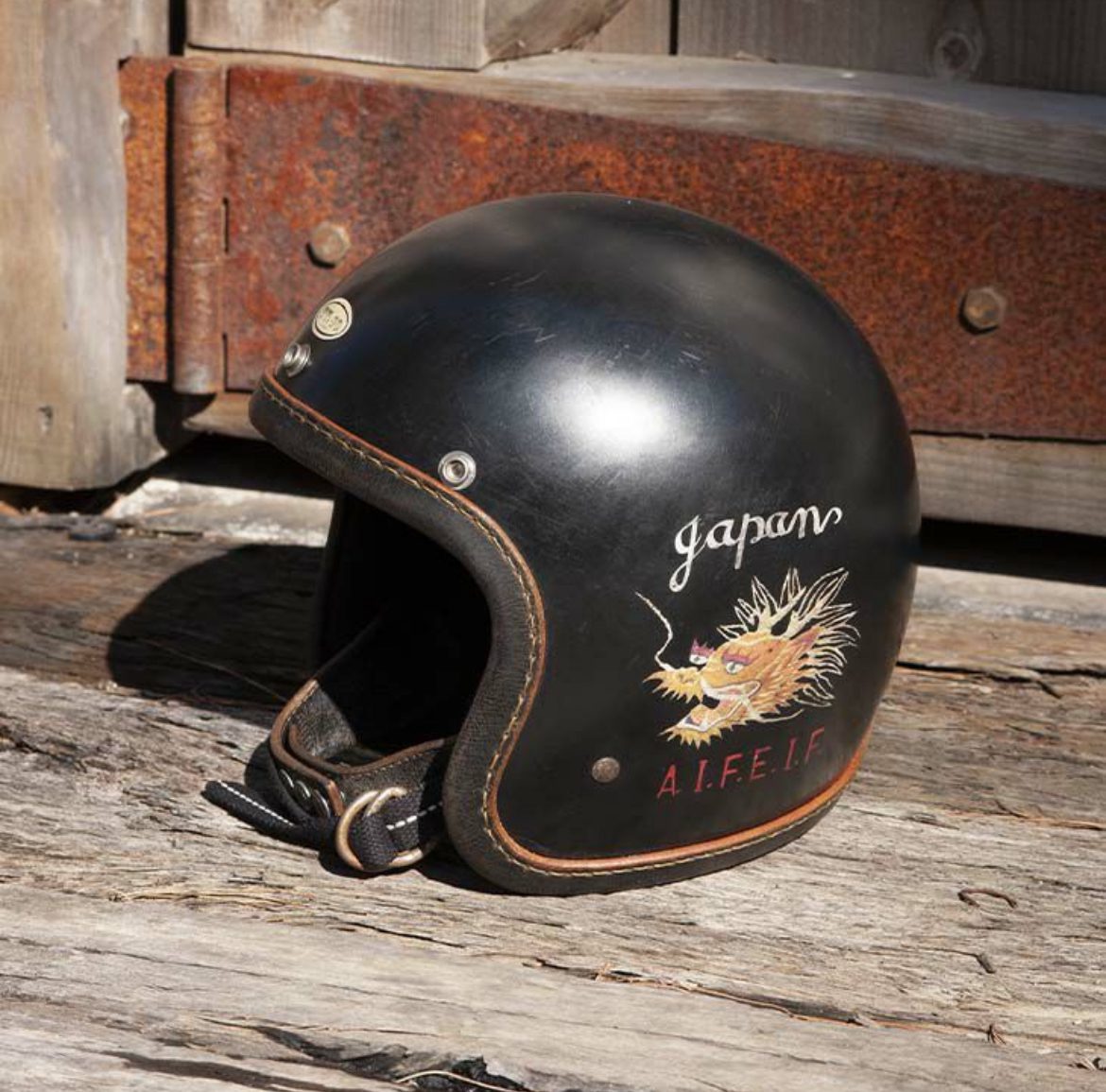 ageofglory-ttandco-patina-helmet